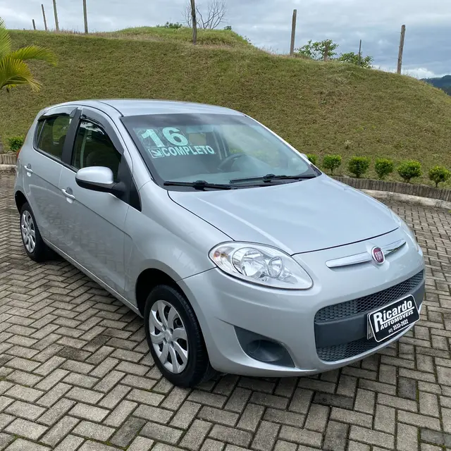 Carro Fiat Palio 2016 Attractive 1.0 Evo (Flex)