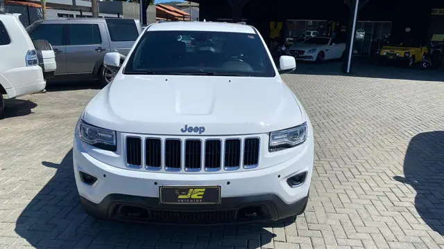 Carro Jeep Grand Cherokee 2014 3.6 V6 Laredo 4WD