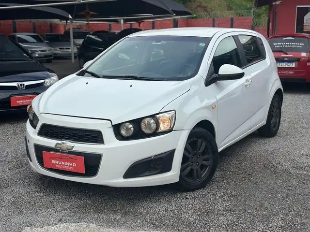 Carro Chevrolet Sonic 2014 Hatch LT 1.6 (Aut)