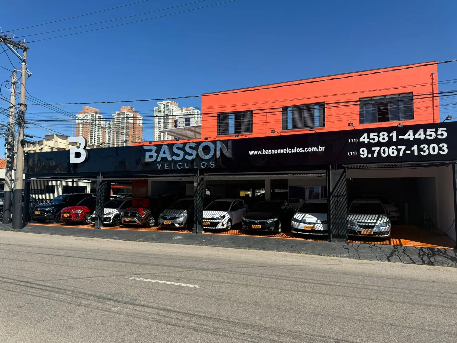 Fachada da loja Veículos à venda em Basson Veiculos - Jundiaí - SP