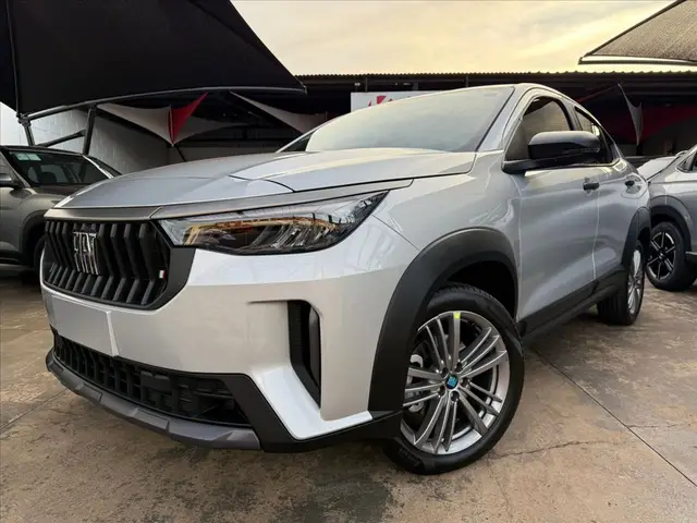 Carro Fiat Fastback 2026 Turbo 200