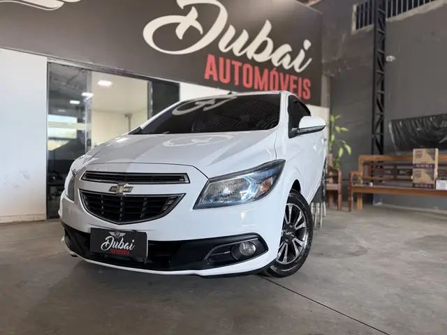 Carro Chevrolet Onix 2015 1.4 LTZ SPE/4 (Aut)
