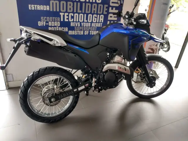 Moto Yamaha XTZ 250 Lander 2025 Connected