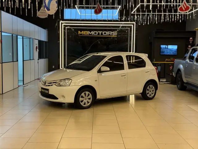 Carro Toyota Etios 2016 X 1.3 (Flex)