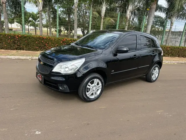 Carro Chevrolet Agile 2011 LTZ 1.4 8V (Flex)