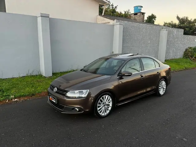 Carro Volkswagen Jetta 2013 2.0 TSI Highline DSG