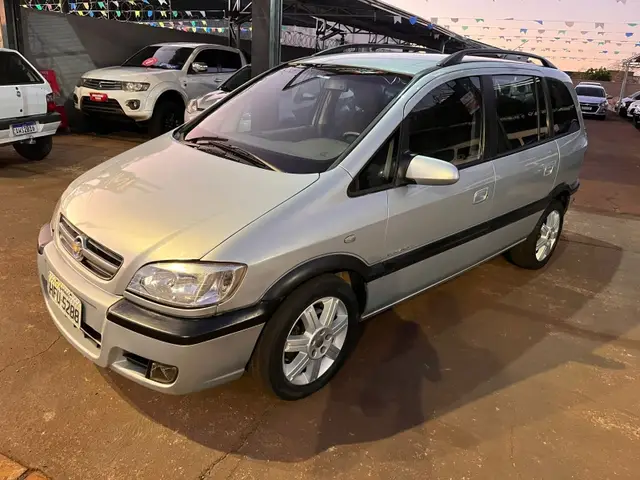 Carro Chevrolet Zafira 2011 Elegance 2.0 (Flex) (Aut)