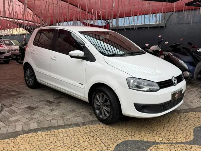 Carro Volkswagen Fox 2012 1.0 VHT (Flex) 4p