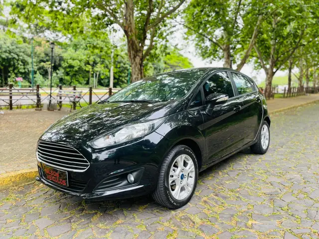 Carro Ford Fiesta Hatch 2016 1.6 (Flex)