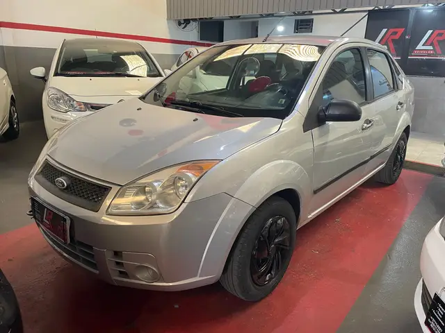 Carro Ford Fiesta Sedan 2008 Trend 1.0 (Flex)