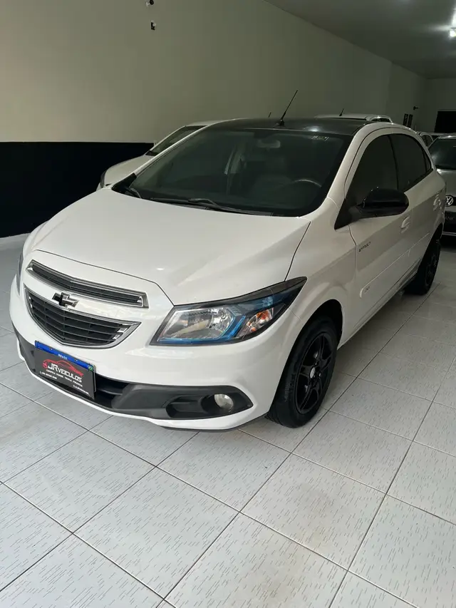 Carro Chevrolet Onix 2015 1.4 LT SPE/4