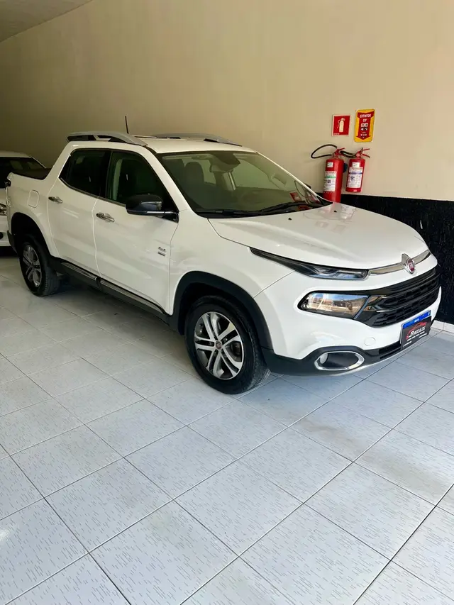 Carro Fiat Toro 2018 Volcano 2.0 diesel AT9 4x4