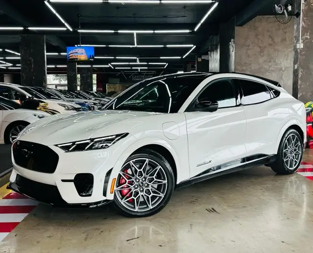 Carro Ford Mustang Mach-E 2024 GT Perfomance