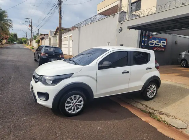 Carro Fiat Mobi 2023 Like 1.0 (Flex)