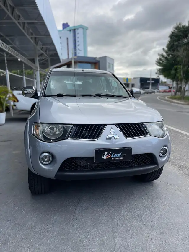 Carro Mitsubishi L200 Triton Sport 2009 L 200 Triton HPE 4x4 3.2 (aut) (CD)