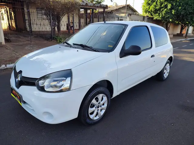 Carro Renault Clio 2014 Authentique 1.0 16V (Flex) 2p
