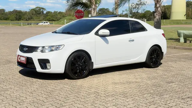 Carro Kia Cerato 2012 SX 2.0 16V Koup E.387 (aut)