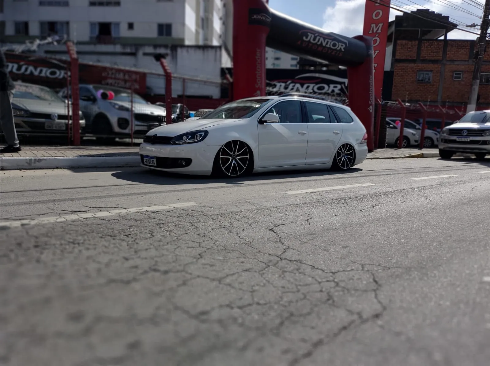 Fachada da loja Veículos à venda em Junior Automoveis - Camboriú - SC