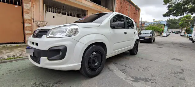 Carro Fiat Uno 2017 Attractive 1.0 (Flex) 4p