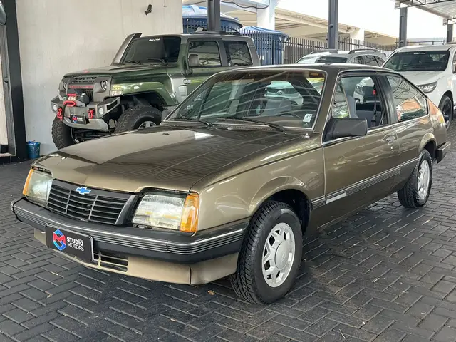 Carro Chevrolet Monza Hatch 1983 SL 1.8 8V