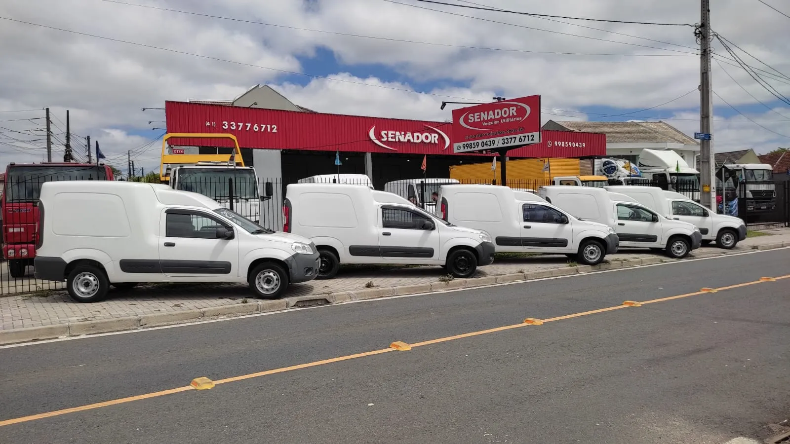 Fachada da loja Veículos à venda em Senador Veiculos - Curitiba - PR