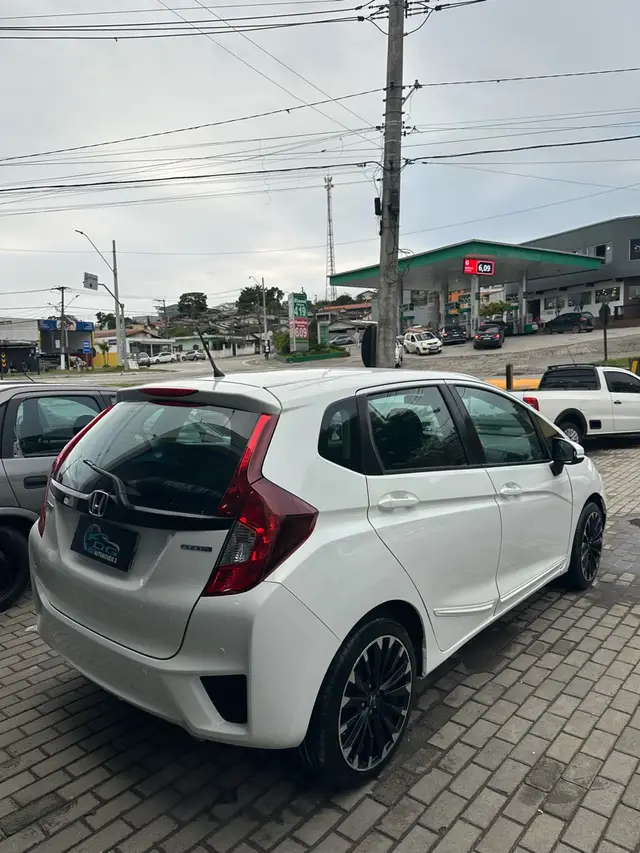 Carro Honda Fit 2015 1.5 16v LX CVT (Flex)