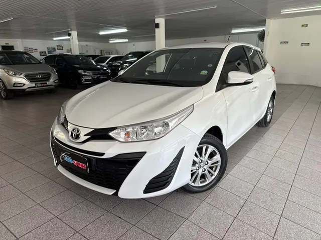 Carro Toyota Yaris 2022 1.5 XL Plus Connect CVT (Flex)