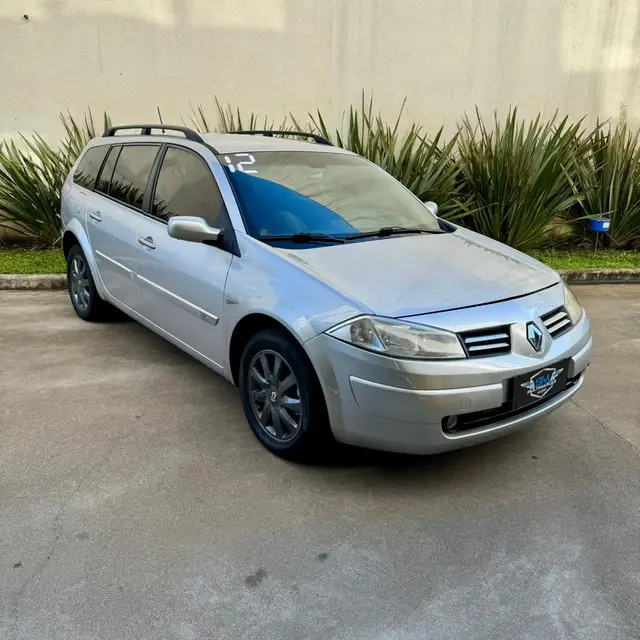 Carro Renault Megane Grand Tour 2012 Mégane Grand Tour Dynamique 1.6 16V (flex)
