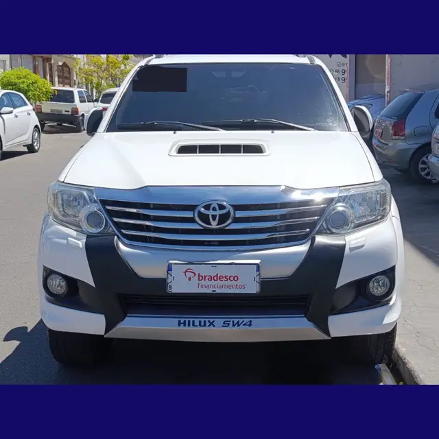 Carro Toyota Hilux SW4 2014 3.0 TDI 4x4 SRV 5L