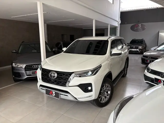 Carro Toyota SW4 2022 SRX 2.8 turbodiesel 5L 4x4 (Aut)