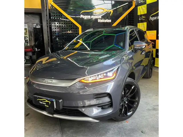 Carro BYD Tan 2025 EV