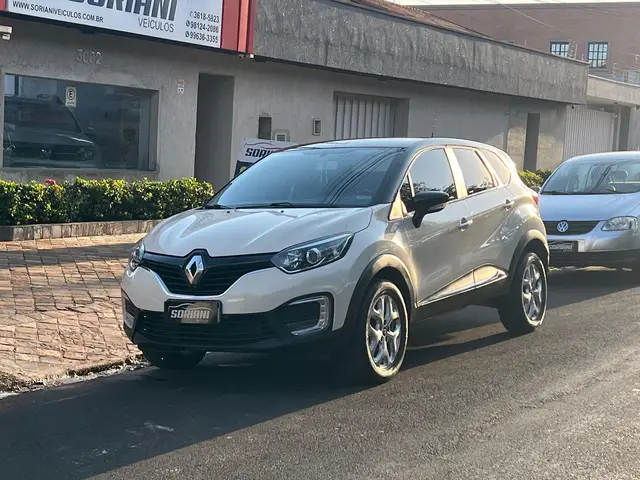 Carro Renault Captur 2018 Life 1.6 16v SCe CVT (Flex)