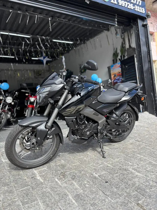 Moto Bajaj Dominar 200 2026 NS200