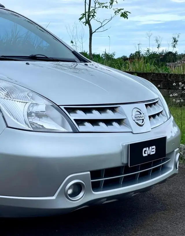Carro Nissan Grand Livina 2012 SL 1.8 16V (flex) (aut)