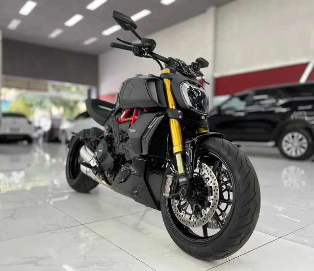 Moto Ducati Diavel 2023 1260S