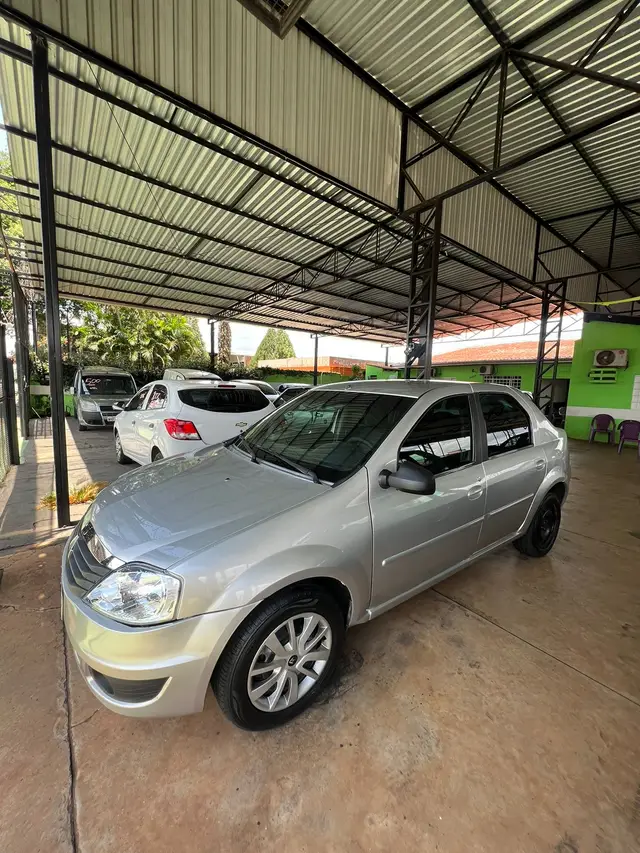 Carro Renault Logan 2013 Expression 1.0 16V (flex)