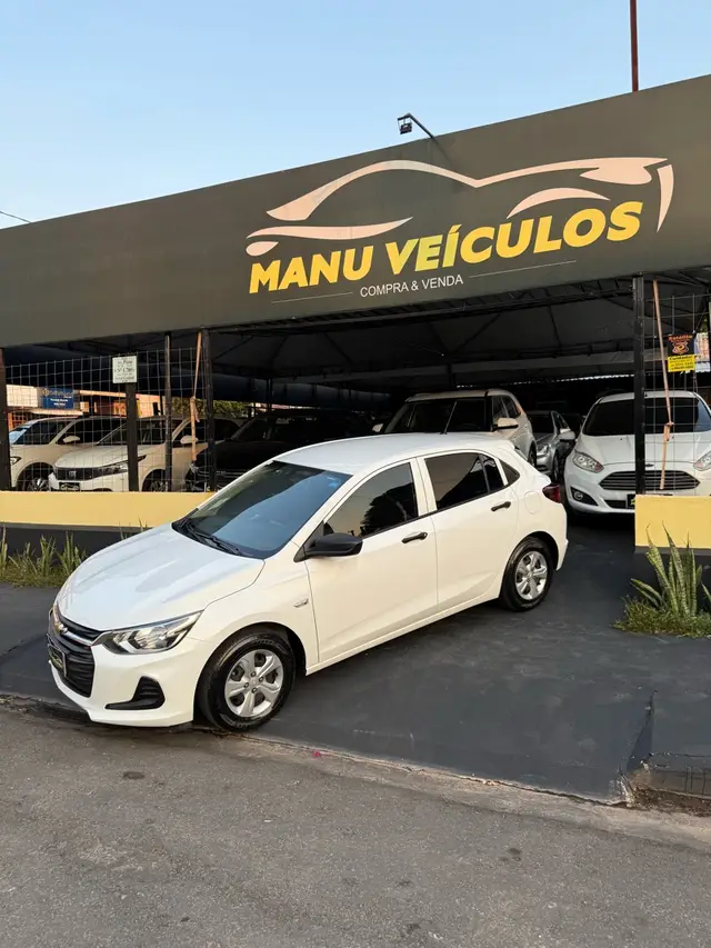 Carro Chevrolet Onix 2023 1.0