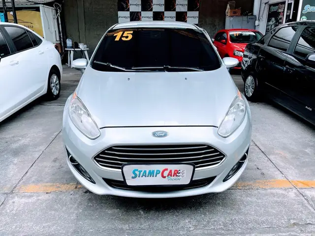 Carro Ford Fiesta Hatch 2015 Titanium Powershift 1.6 (Flex)