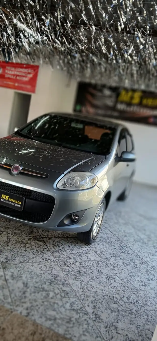 Carro Fiat Palio 2015 Attractive 1.0 Evo (Flex)