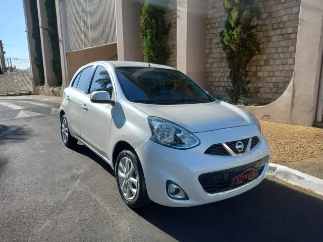 Carro Nissan March 2016 1.6 16V SV (Flex)
