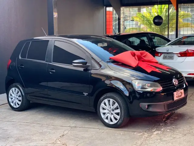Carro Volkswagen Fox 2014 1.0 TEC (Flex) 4p