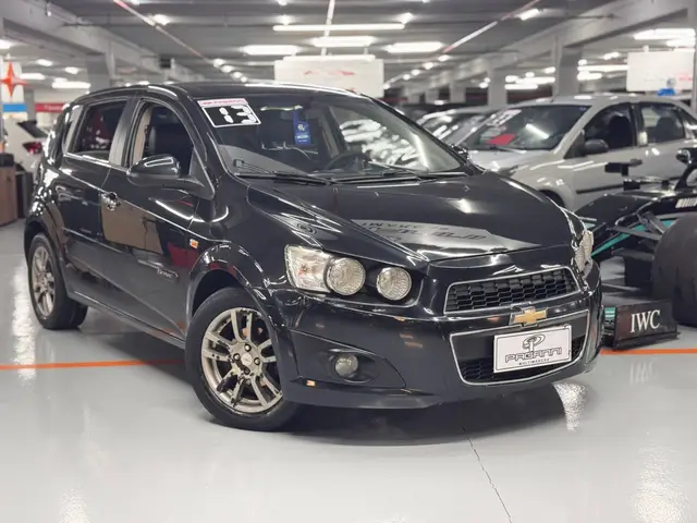Carro Chevrolet Sonic 2012 Hatch LTZ (Aut)