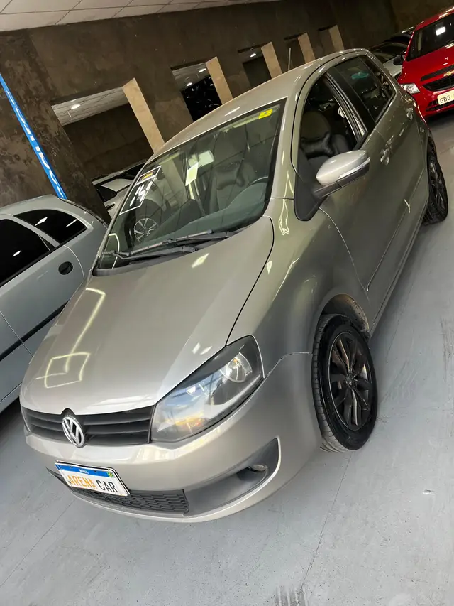 Carro Volkswagen Fox 2014 1.0 TEC (Flex) 2p