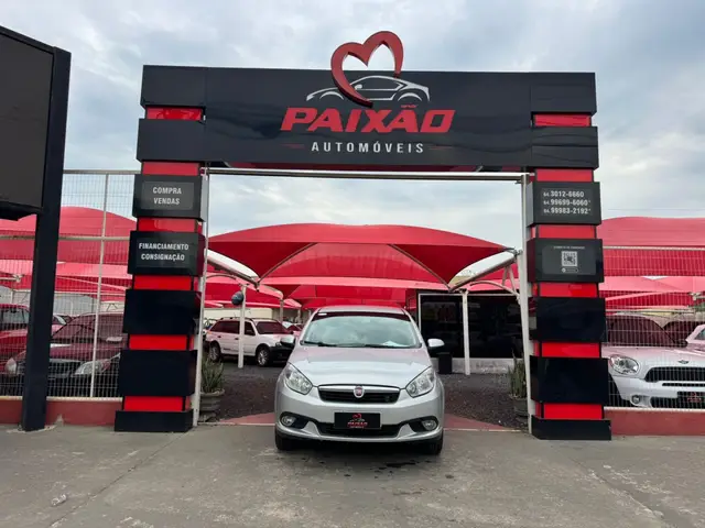 Carro Fiat Grand Siena 2016 Evo Attractive 1.4 8V (Flex)