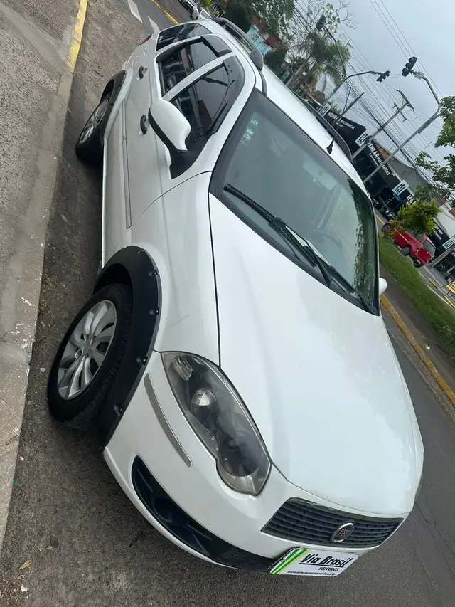 Carro Fiat Palio Weekend 2014 Trekking 1.6 16V (Flex)