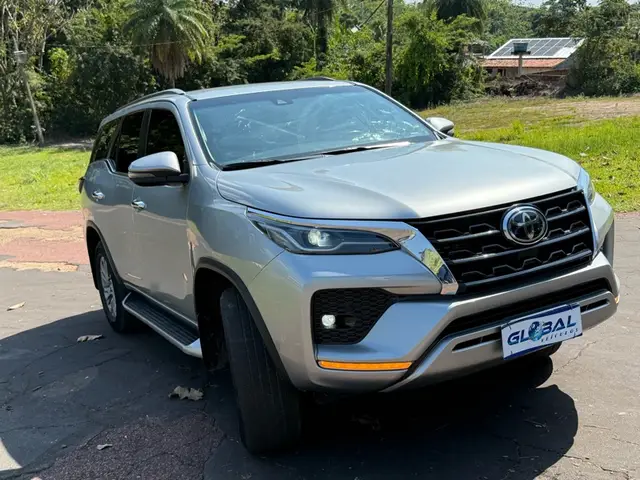 Carro Toyota SW4 2021 SRX 2.8 turbodiesel 7L 4x4 (Aut)