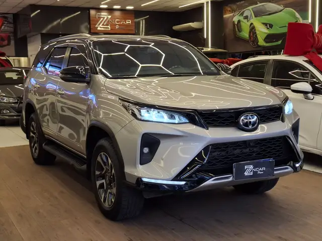 Carro Toyota SW4 2024 Diamond  2.8 Turbodiesel 4x4 (Aut.)