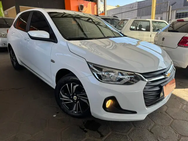 Carro Chevrolet Onix 2024 LT 1.0 Turbo
