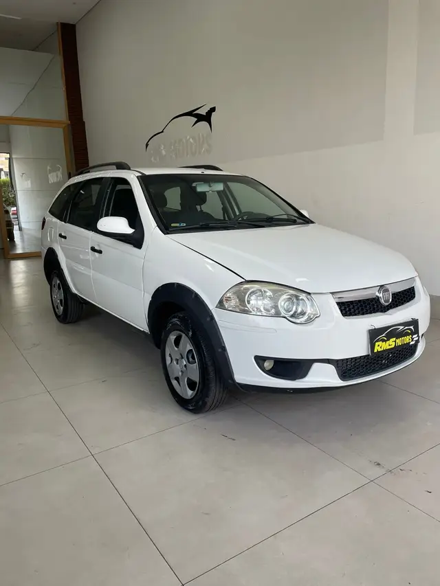 Carro Fiat Weekend 2016 Trekking 1.6 E.torQ (Flex)