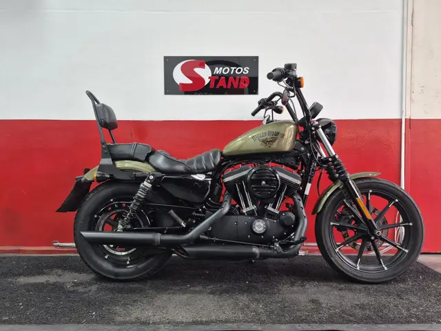 Moto Harley-Davidson Sportster XL 883 2017 XL 883N Iron